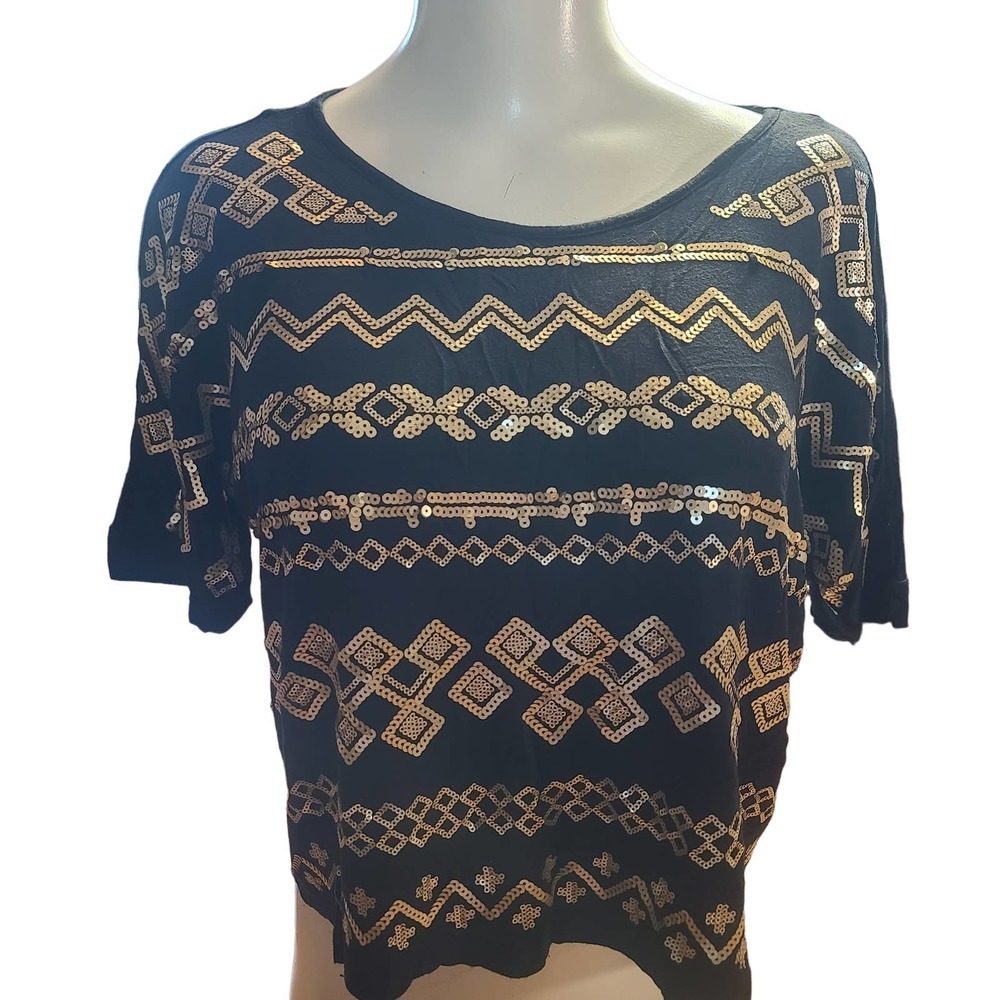 Forever 21 sequined cropped short sleeved tee